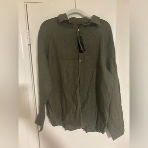 Banana Republic Men’s Linen Button Down